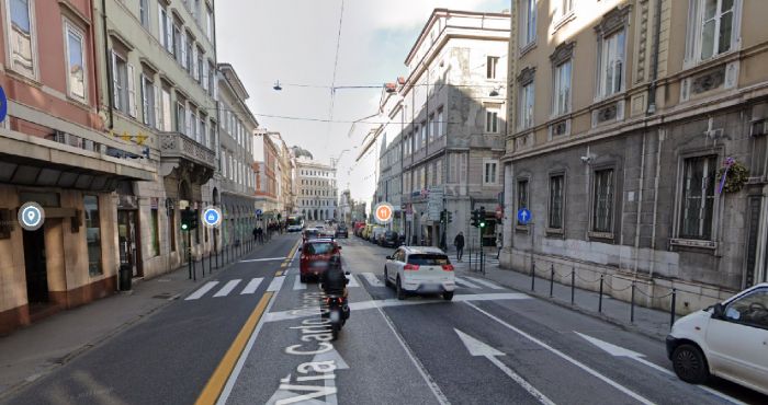 Armato di coltello in via Ghega, cittadino afgano doveva essere al Coroneo per spaccio