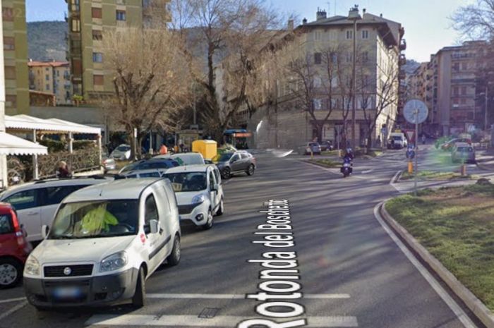 Baby gang straniera in azione a San Giovanni: inseguono coetanei, li minacciamo e rapinano 