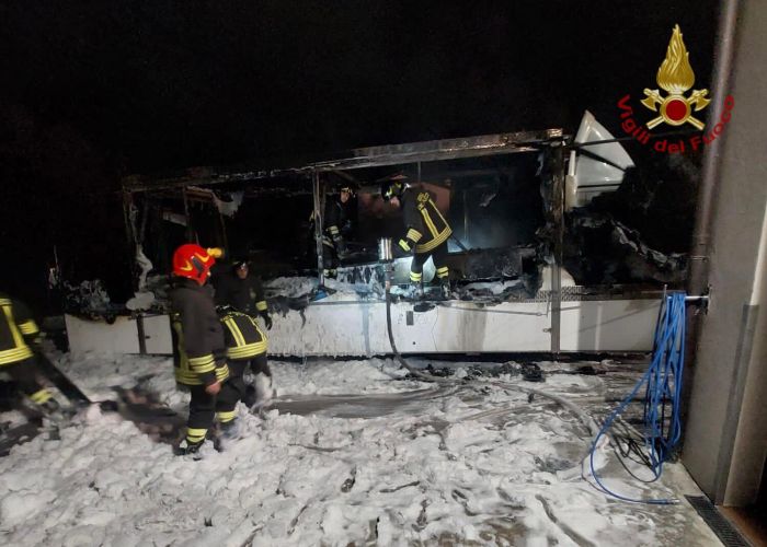 Pive del Grappa, incendio di un camion che trasportava pesce 