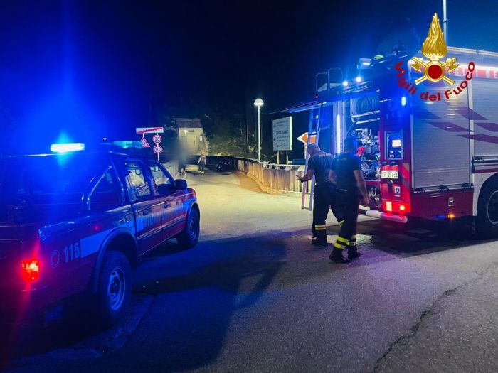 Fvg, l'incendio notturno di un motoveicolo: illeso il conducente 