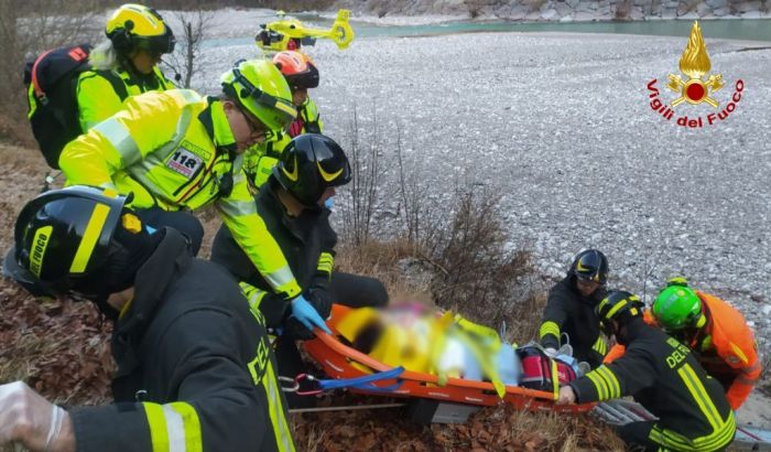 Fvg, scontro furgone -auto: conducente elitrasportata all'Ospedale (VIDEO)