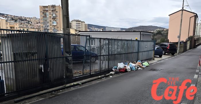 "Isola ecologica spostata in via del Veltro, abitanti via hanno creato discarica abusiva fregandosene dei rimproveri" 