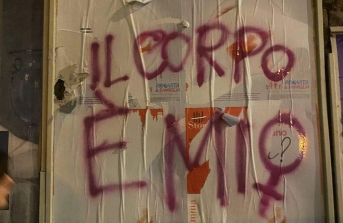 Nonunadimeno, azione di protesta contro i manifesti 'antiabortisti'