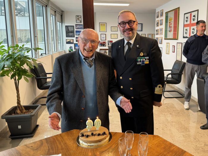 In Capitaneria di Trieste festeggiato il 90° compleanno del prof. Paolo Stenner