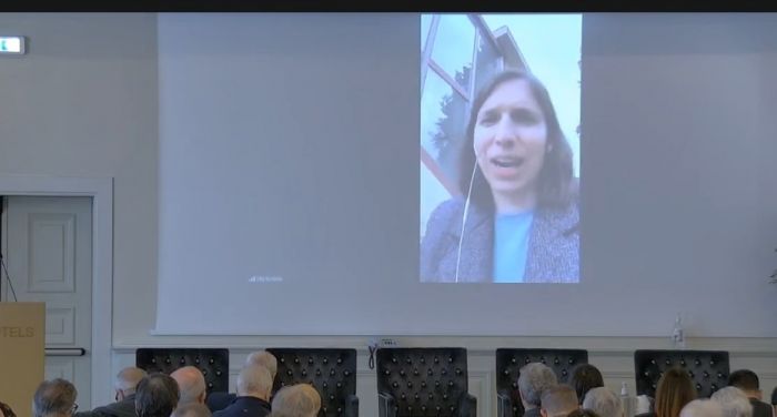 Elly Schlein videocollegata con Trieste: "Supportare Ucraina ma senza inviare truppe" 