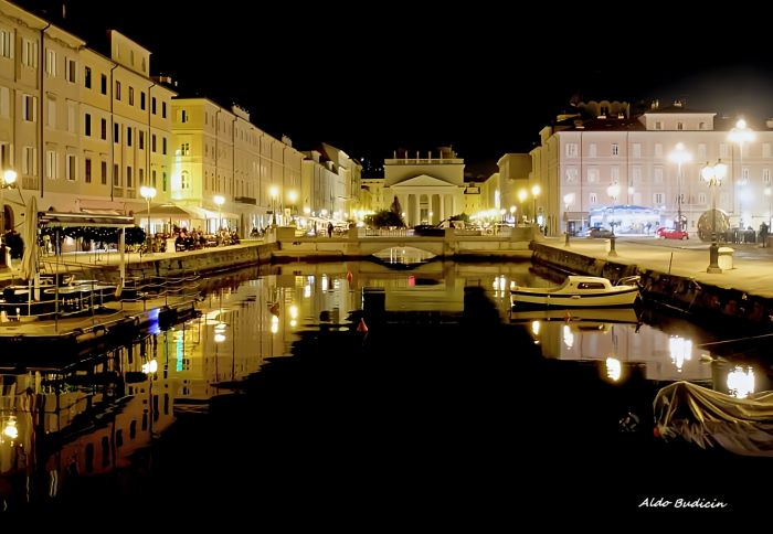 Completamente ubriaco soccorso nelle notte in piazza Ponterosso 