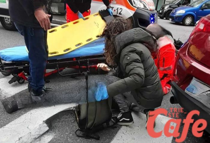 Incidente incrocio via Carducci/Coroneo: persona all'ospedale 