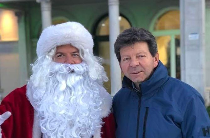 Gli auguri di Natale di Vincenzo Rovinelli (con Babbo Natale) 