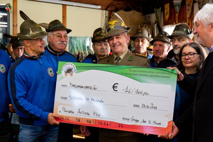 Dagli Alpini Fvg donazione di 3000 euro al Burlo per l’acquisto di attrezzature per la cura dei malati  