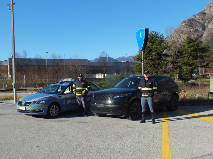 A23, Polizia ferma un SUV e scopre che si tratta di un’auto riciclata:occupanti in carcere! 