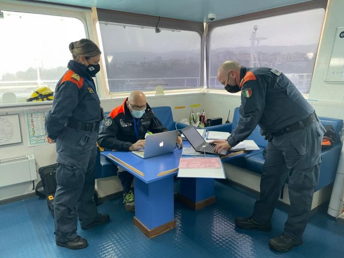 Gravi irregolarità alle norme internazionali, due navi fermate dalla Guardia Costiera Trieste 