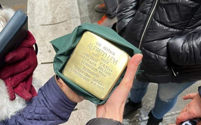 Giornata della Memoria, posate diciotto nuove pietre d'inciampo a Trieste
