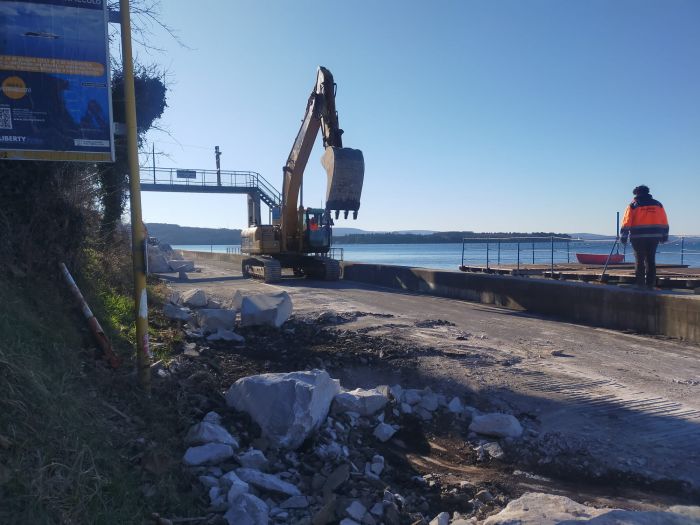 Muggia: al via i lavori per la scogliera di Strada per Lazzaretto