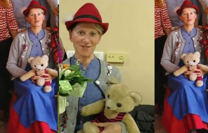 Lilly stringe forte forte l'orsacchiotto: le foto inteneriscono il web 