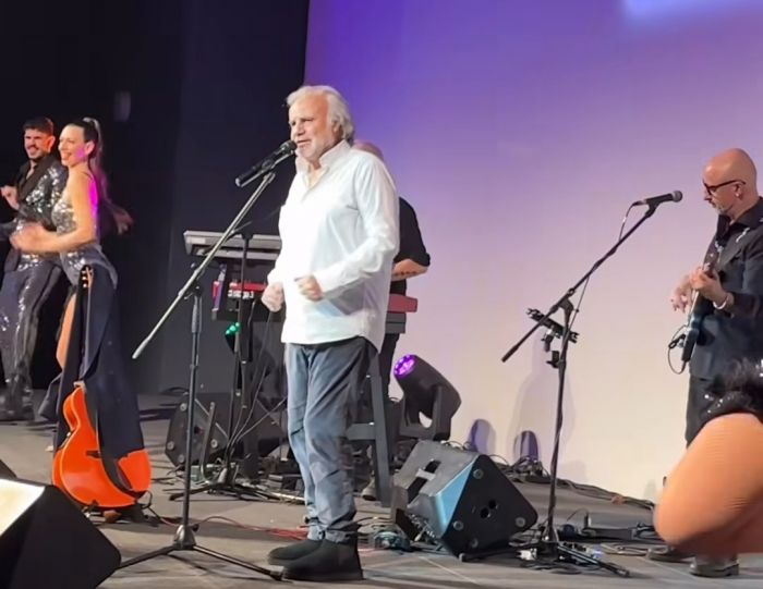 Sorpresissima a Trieste, l'azienda "regala" ai dipendenti BAT un concerto di Jerry Calà! 