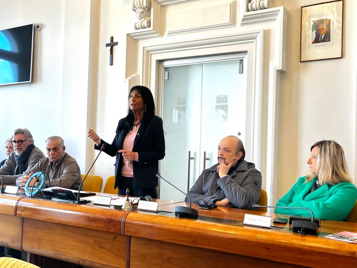 Cisint: “La città non può soccombere alle prevaricazioni” -