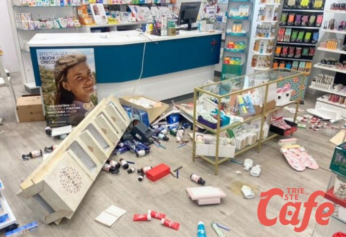 Furto con danni alla parafarmacia "Del Benessere" in Corso Saba