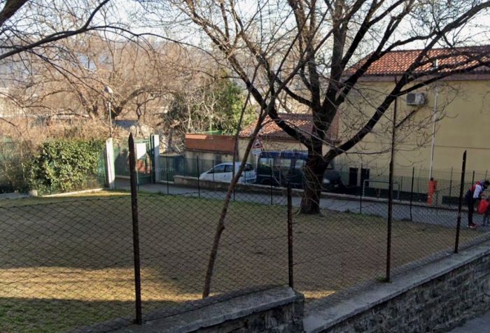 Paura e terrore nel giardino di via Mascagni, minorenne rapinato da 2 coetanei 