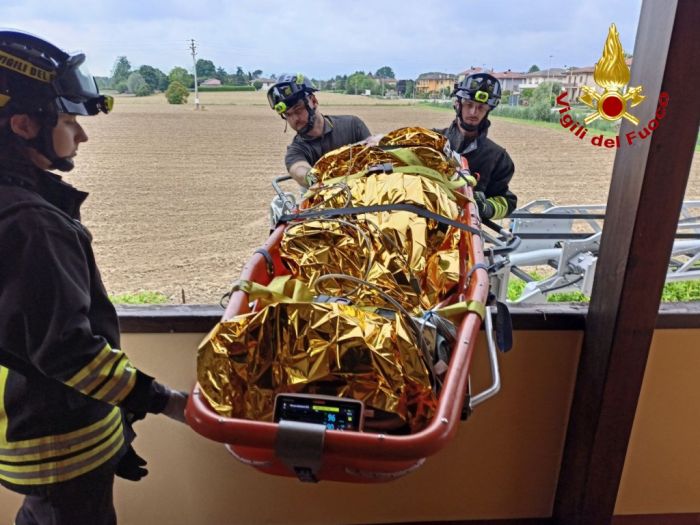 97enne cade in casa e si rompe il femore 