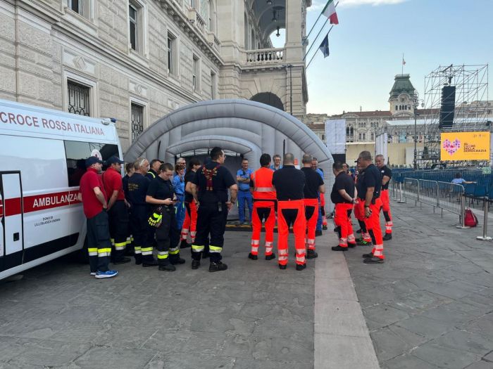 Trieste si prepara ad accogliere Papa Francesco: ambulanza, protezione civile, personale Asugi 