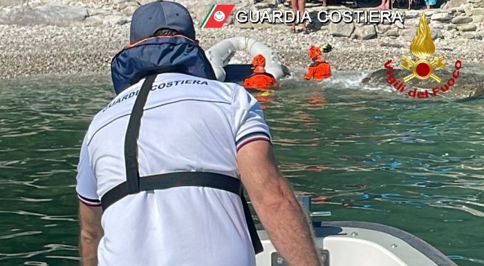 Malore improvviso mentre sta prendendo il sole in Costa dei Barbari 