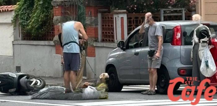 Salita di Gretta, scontro auto - scooter: scooterista all'ospedale 