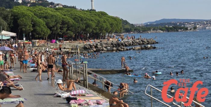 “A Barcola nudismo e dark room per incontri bollenti”: la proposta audace di una triestina