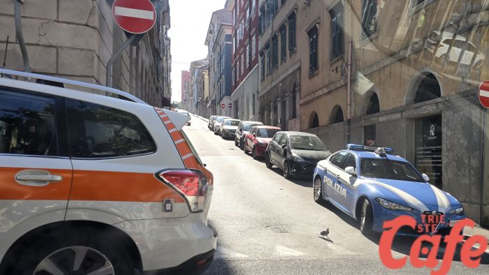 Via Caprin, anziano rinvenuto morto in solitudine a casa 
