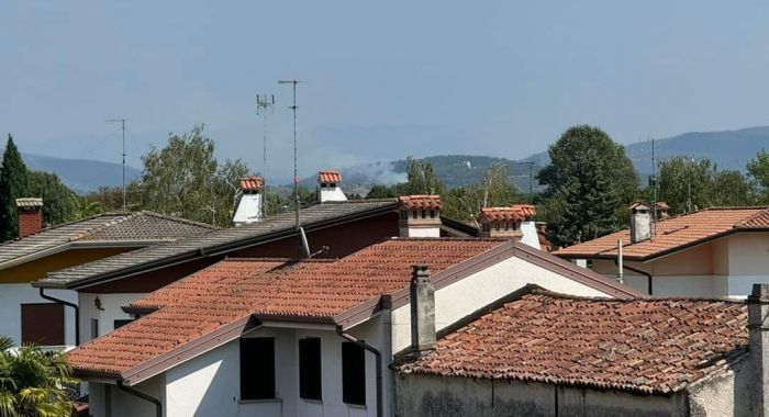 Ancora un incendio in Carso, vigili del fuoco al lavoro 