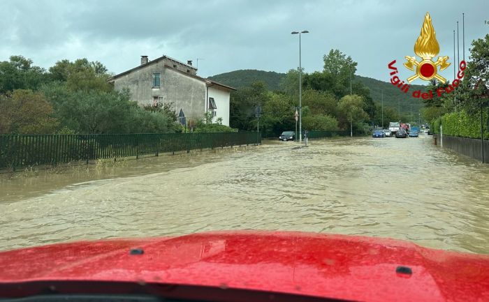 Straripato un Torrente in zona Muggia, grande lavoro per i Vigili del fuoco 