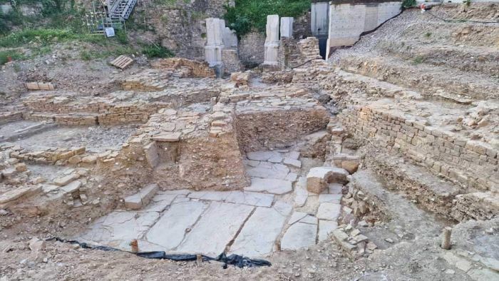 Giovedì e venerdì visite guidate su prenotazione agli scavi di via di Crosada/via dei Capitelli