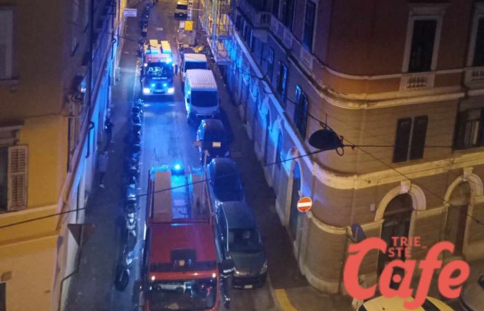 Esplosione da un sottotetto in via Ricci, scoppia una caldaia: boato sentito in tutta la zona  (FOTO - VIDEO) 