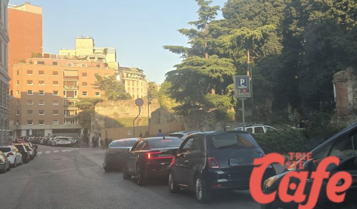 Trieste in delirio: Coppa Davis, Ferrari e Legiomania richiamano folle di turisti e cittadini