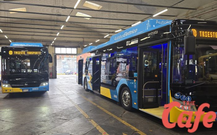 Tredici nuovi autobus elettrici da domani in servizio a Trieste, investimento da 8,2 milioni di euro