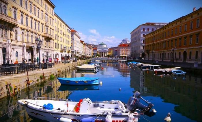 "Nata a Trieste, ma dico 'Mandi'": scoppia la polemica identitaria sui social"