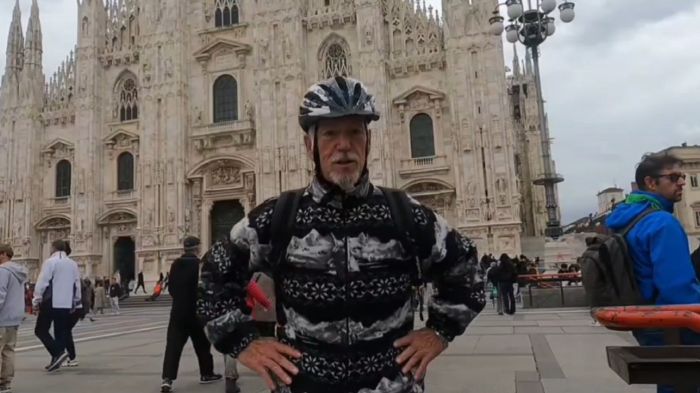 In piazza Duomo a Milano dopo Quarto Grado, Seba continua la sua battaglia per la verità (VIDEO)