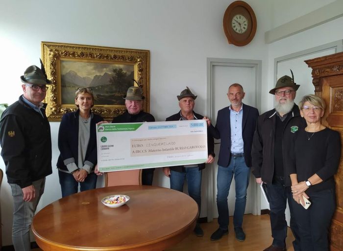 Il gruppo Alpini di Codroipo dona un monitor per i piccoli pazienti del Burlo