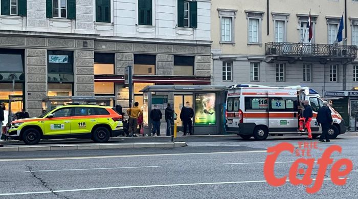 Crisi epilettica, soccorso ragazzino in piazza Goldoni 