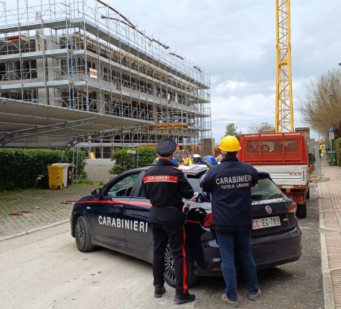 Sicurezza nei cantieri edili: blitz dei carabinieri a Trieste, sanzioni per oltre 130.000 euro