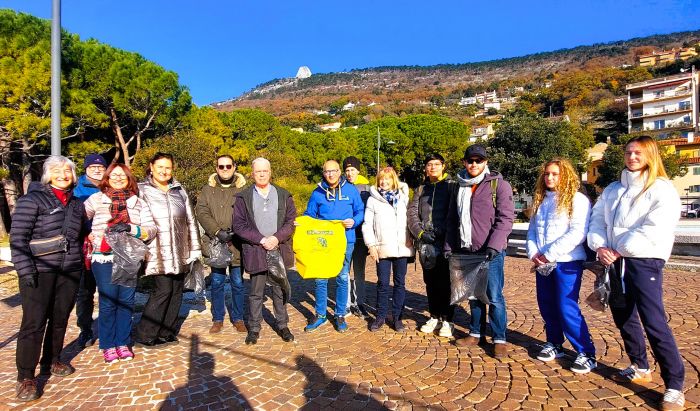 FareAmbiente e Trieste Tuffi Show uniti per l'ambiente, sabato di pulizia nella pineta di Barcola