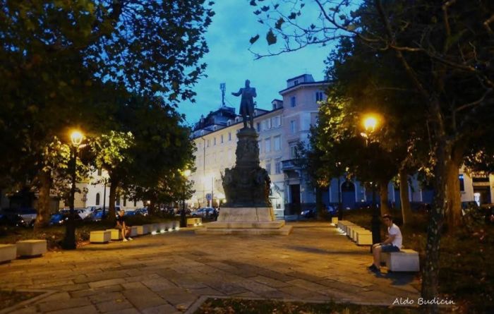 Halloween, serata horror in piazza Venezia: trentenne accusato di violenza sessuale 