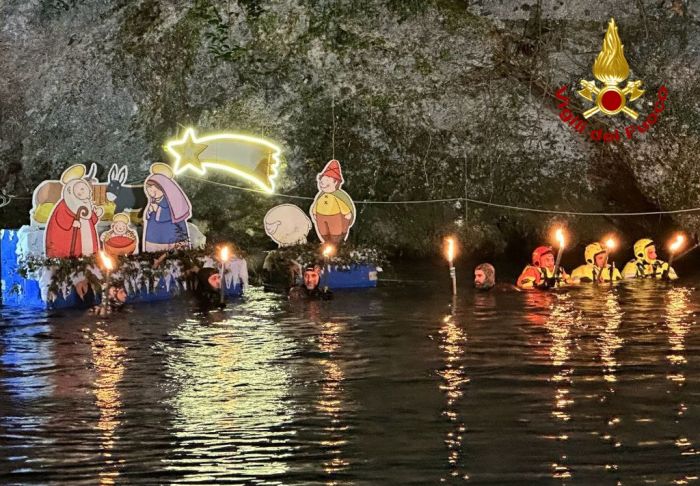 Natale immerso nella tradizione: la suggestiva fiaccolata subacquea al Gorgazzo