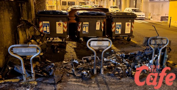 Trieste, notte di Capodanno: cassonetti incendiati in via Pindemonte