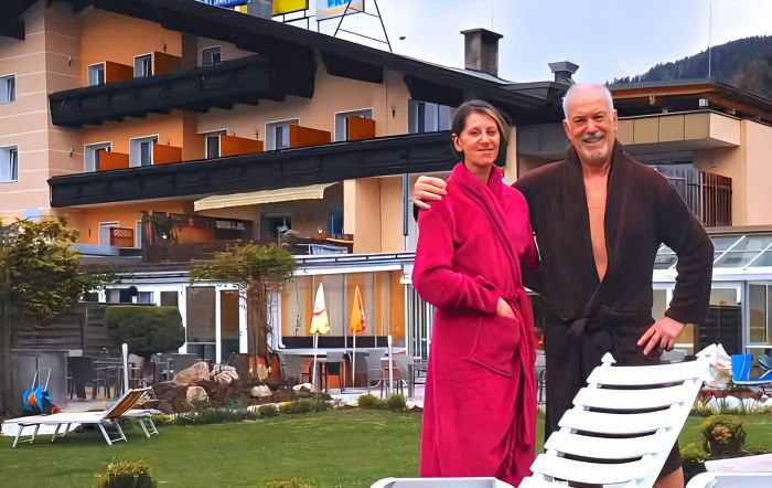 Seba posta una foto romantica con Lilly, speranza nell'attesa del ritorno venerdì di Quarto Grado
