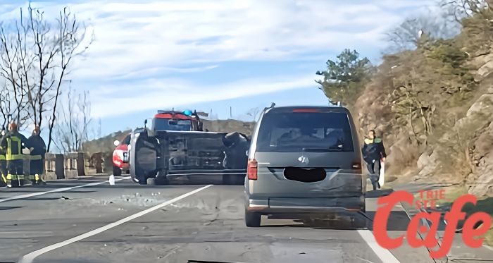Strada nuova per Opicina: veicolo si ribalta, intervento dei Vigili del Fuoco
