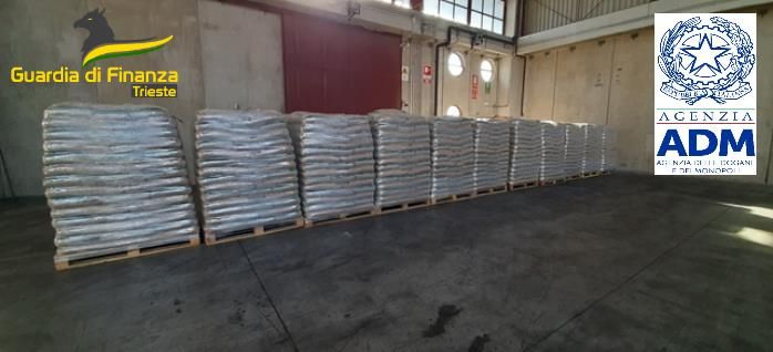 Sequestrate 22 tonnellate di pellet contraffatto negli spazi doganali di Fernetti! 