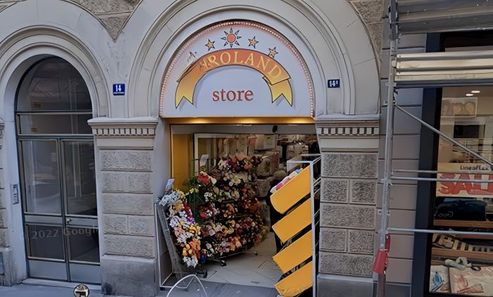 Trieste, un'altra serranda si abbassa, Euroland store chiude i battenti in via Settefontane