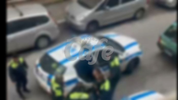 Caos in via Molino a Vento: giovane sorpreso a rubare aggredisce la polizia e viene arrestato (VIDEO) 