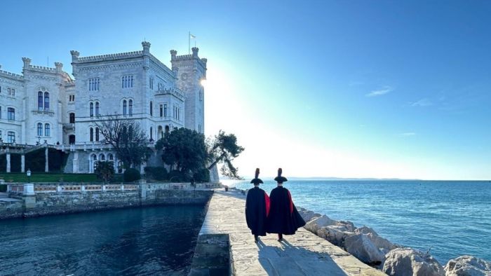 Il buongiorno dei Carabinieri incanta i social: Trieste e il Castello di Miramare protagonisti!