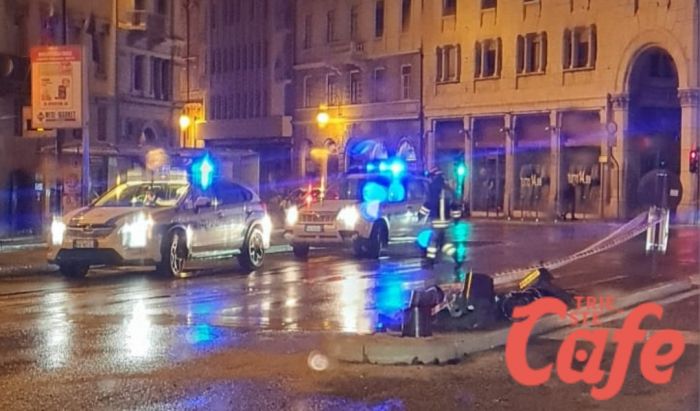 Trieste, taxi fuori controllo nella notte: attimi di paura ma per fortuna nessun ferito
